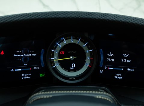 Porsche 911 GT3 TOURING (992) 18