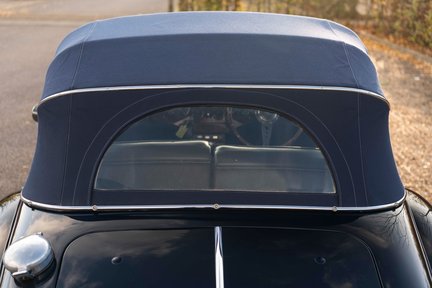 Jaguar XK 140 Drop-Head Coupe 12
