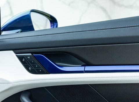 Porsche Taycan GTS Sport Turismo 28