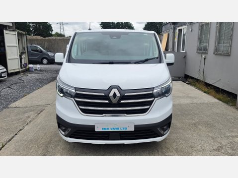 Renault Trafic EXTRA SPORT LL30 L2 H1 DCIV CREW VAN 2.0 DCI 150ps EU6 6