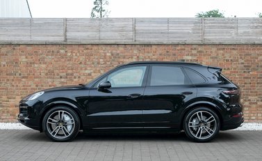 Porsche Cayenne Turbo 2