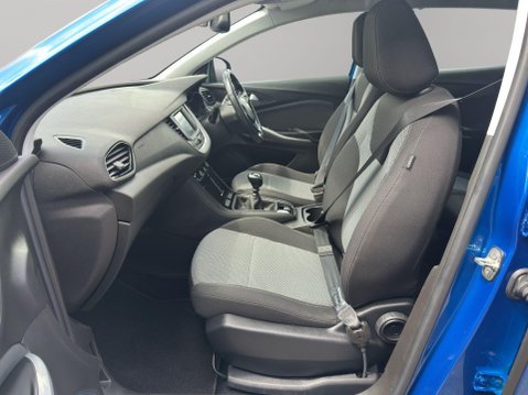 Vauxhall Grandland X 1.2 Turbo SE Premium Euro 6 (s/s) 5dr 47