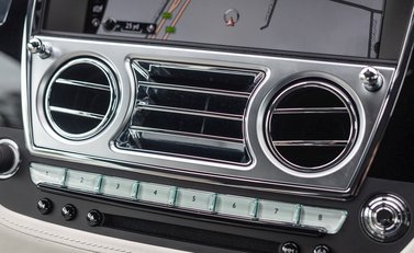 Rolls-Royce Wraith Series II 19