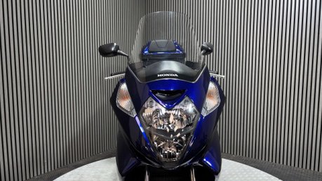 Honda FJS 2014 ONLY 9K 1 OWNER LONG MOT MAXI SCOOTER 600CC TWIN A2 36