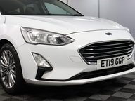 Ford Focus TITANIUM X 24