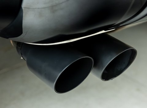 Land Rover Defender 90 V8 P525 Urban 32