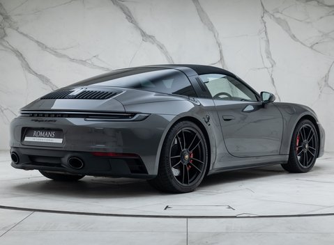 Porsche 911 Targa 4 GTS (992) 8