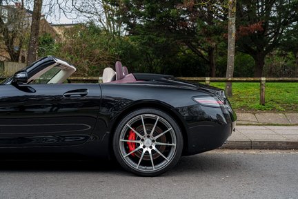 Mercedes-Benz SLS AMG GT ROADSTER- I OF ONLY 2 UK Cars 16