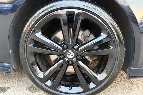 Vauxhall Insignia SRI VX-LINE NAV AUTOMATIC - REVERSE CAMERA -20 INCH ALLOYS 56