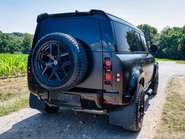 Land Rover Defender D300 HSE HardTop 22