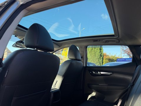 Nissan Qashqai 1.6 dCi Tekna 4WD Euro 6 (s/s) 5dr 38