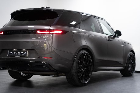 Land Rover Range Rover Sport 3.0 D300 MHEV Dynamic SE SUV 5dr Diesel Auto 4WD Euro 6 (s/s) (300 ps) 44