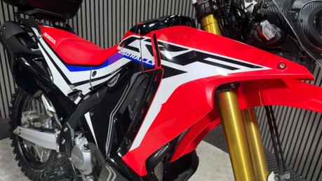 Honda CRF250 Rally 2017 ONLY 5K ENDURO ON / OFF ROAD BIKE MOT WARRANTY 250CC 18