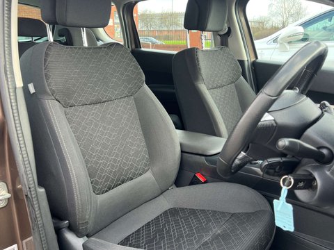 Peugeot 3008 1.6 3008 Active HDi 5dr 2