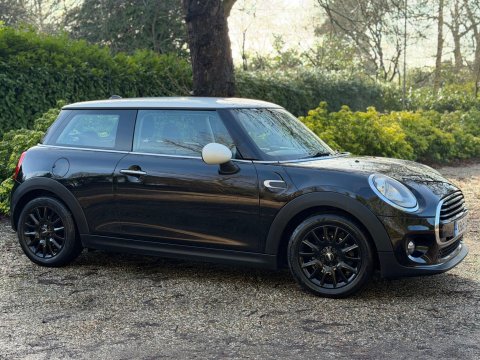 Mini Hatch 1.5 Cooper Auto Euro 6 (s/s) 3dr 1