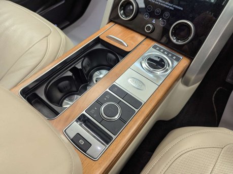 Land Rover Range Rover 3.0 Range Rover Autobiography Auto 4WD 5dr 63