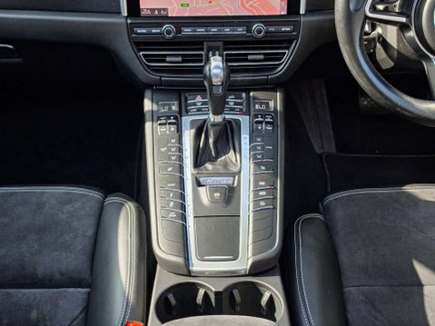 Porsche Macan 2.9 Macan GTS Semi-Auto 4WD 5dr 37