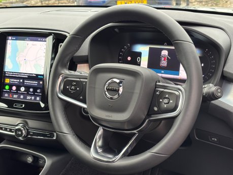 Volvo XC40 2.0 B3 MHEV Plus Dark SUV 5dr Petrol Hybrid DCT Auto Euro 6 (s/s) (163 ps) 21