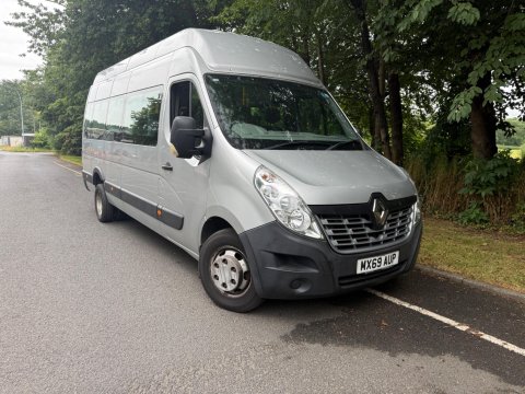 Renault Master 17 seater minibus 1