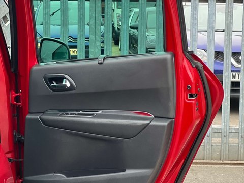 Peugeot 3008 1.6 3008 Allure e-HDi Semi-Auto 5dr 28