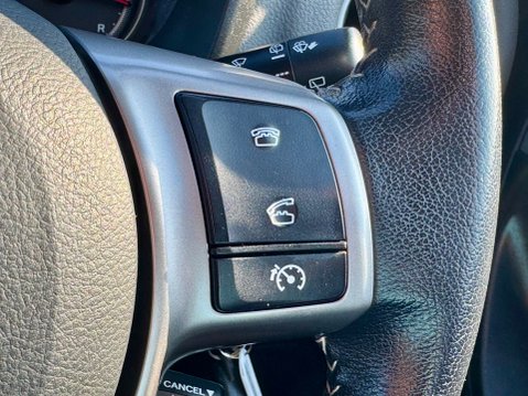 Toyota Yaris VVT-I ICON 22