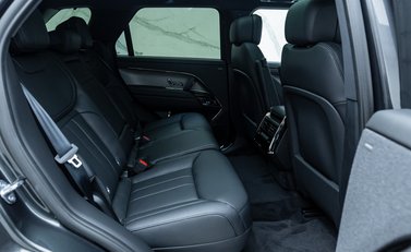Land Rover Range Rover Sport D250 Edition 18