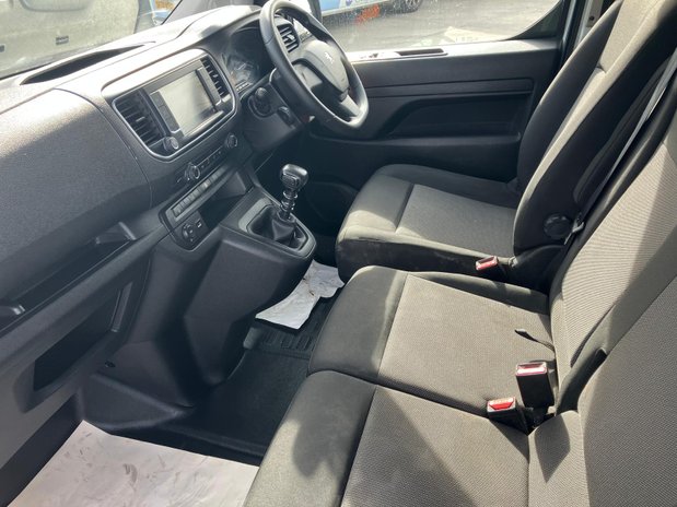 Peugeot Expert PEUGEOT EXPERT LONG DIESEL1000 1.5 Blue HDi 100 Asphalt Premium + Van 17