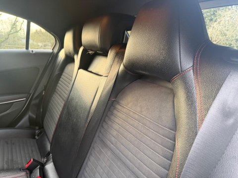 Mercedes-Benz A Class 1.6 A180 AMG Line (Executive) 7G-DCT Euro 6 (s/s) 5dr 33