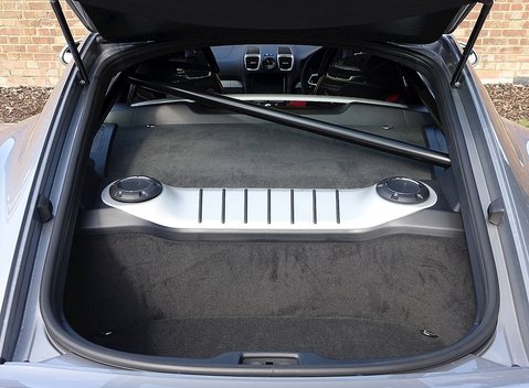 Porsche Cayman GT4 17