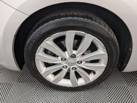 Kia Carens 1.7 CRDi EcoDynamics 3 Euro 5 (s/s) 5dr 12
