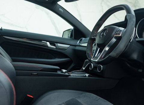 Mercedes-Benz C63 AMG Black Series 9