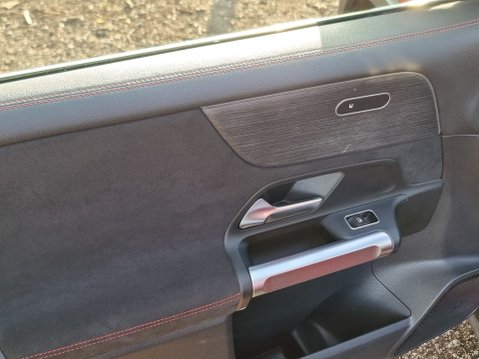 Mercedes-Benz EQB EQB 350 4MATIC AMG LINE PREMIUM 45