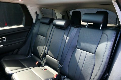 Land Rover Discovery Sport 2.0 Discovery Sport Black HSE TD4 Auto 4WD 5dr 30