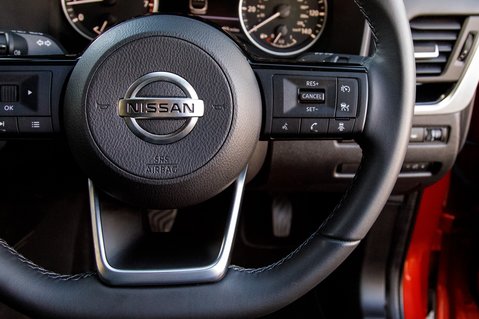 Nissan Qashqai DIG-T N-CONNECTA MHEV 19