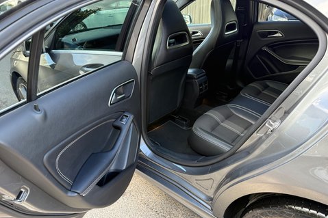Mercedes-Benz A Class A 200 D SPORT EDITION PLUS - PANORAMIC SUNROOF - DAB DIGITAL RADIO 31