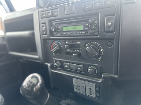 Land Rover Defender 110 TDI XS UTILITY WAGON DCB AIR CON 16