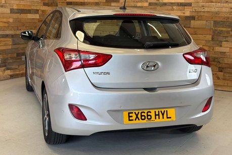 Hyundai i30 1.4 Blue Drive SE Nav Hatchback 5dr Petrol Manual Euro 6 (s/s) (100 ps) 83