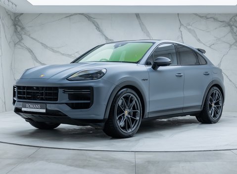 Porsche Cayenne TURBO E-HYBRID Coupe with GT Package 1