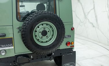 Land Rover Defender 90 HERITAGE HARD TOP 29