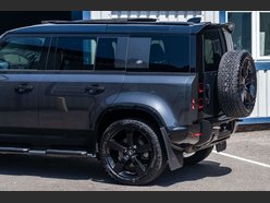 Land Rover Defender 3.0 Defender X-Dynamic HSE D MHEV Auto 4WD 5dr 25