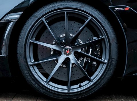 McLaren 720S 12