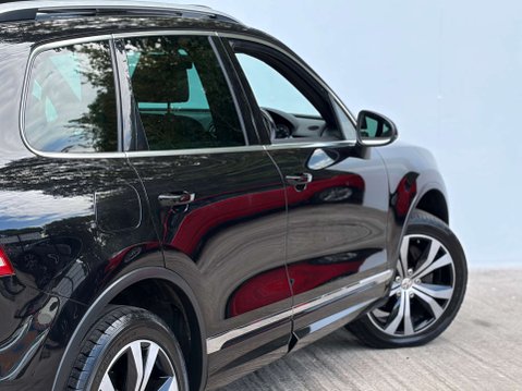 Volkswagen Touareg 3.0 Touareg V6 R-Line TDI BlueMotion Technology Auto 4WD 5dr 23