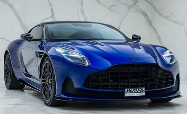 Aston Martin DB12 V8 9
