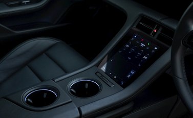 Porsche Taycan 4S 22