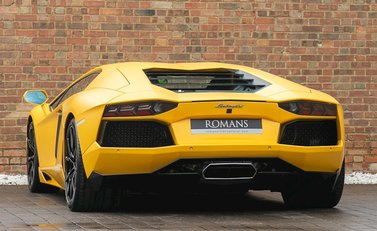 Lamborghini Aventador LP700-4 3