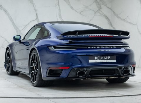 Porsche 911 Turbo S (992) 7
