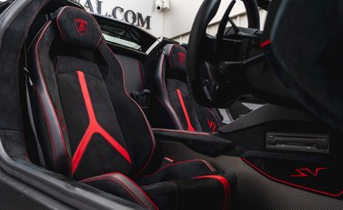 Lamborghini Aventador SV LP 750-4 Roadster 8