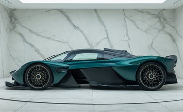 Aston Martin Valkyrie 5