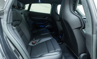 Porsche Taycan Turbo S Sport Turismo 15