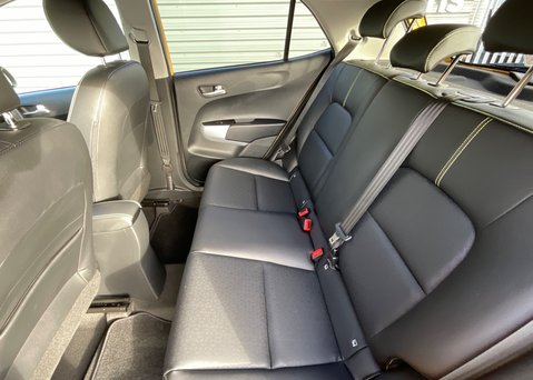 Kia Picanto 1.0 X-Line S 18